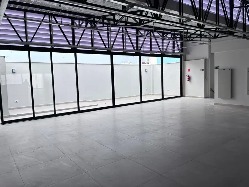 Prédio Comercial 4.138 m² · +100 vagas · Cambuci
